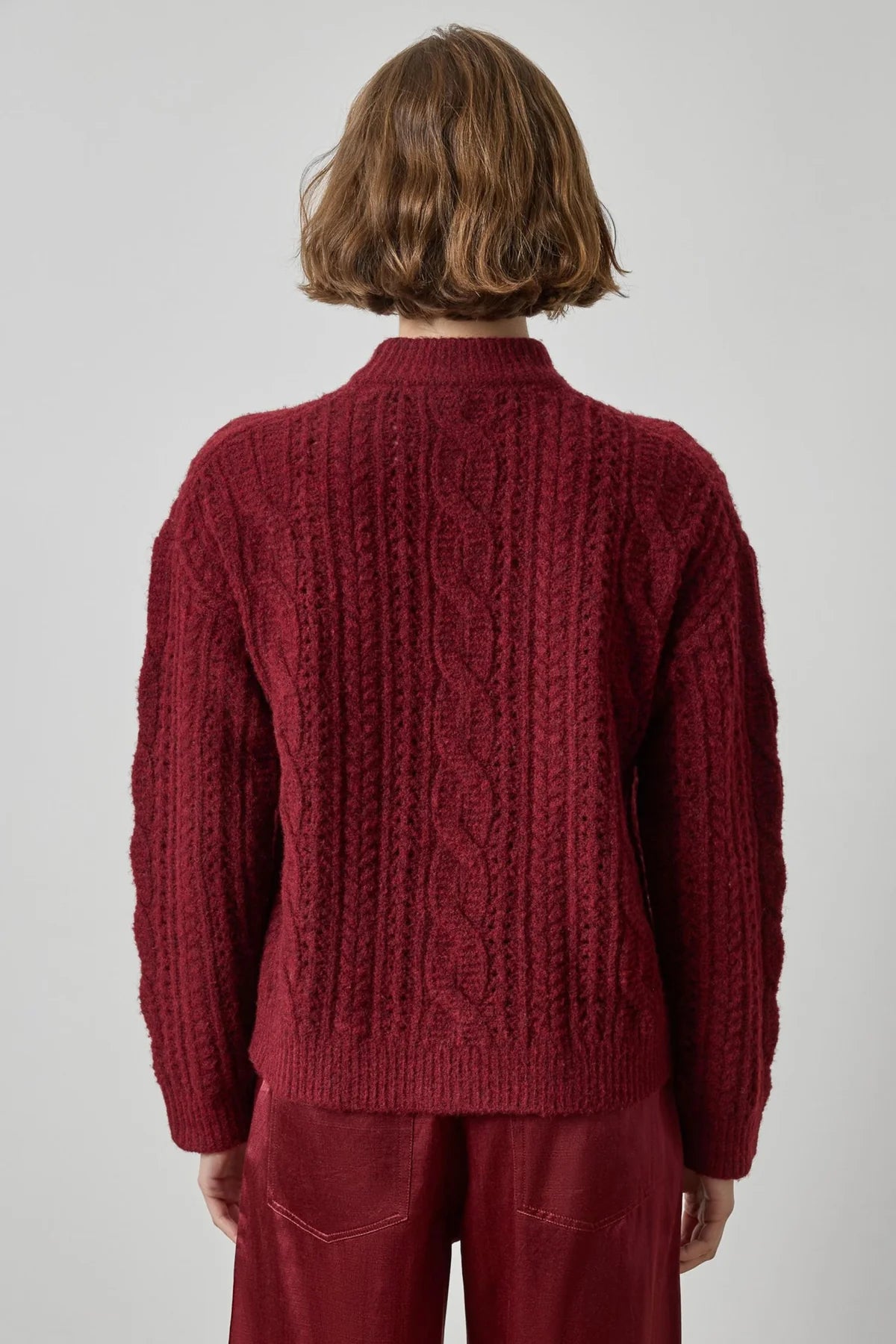 Relaxed Cable Knit Sweater