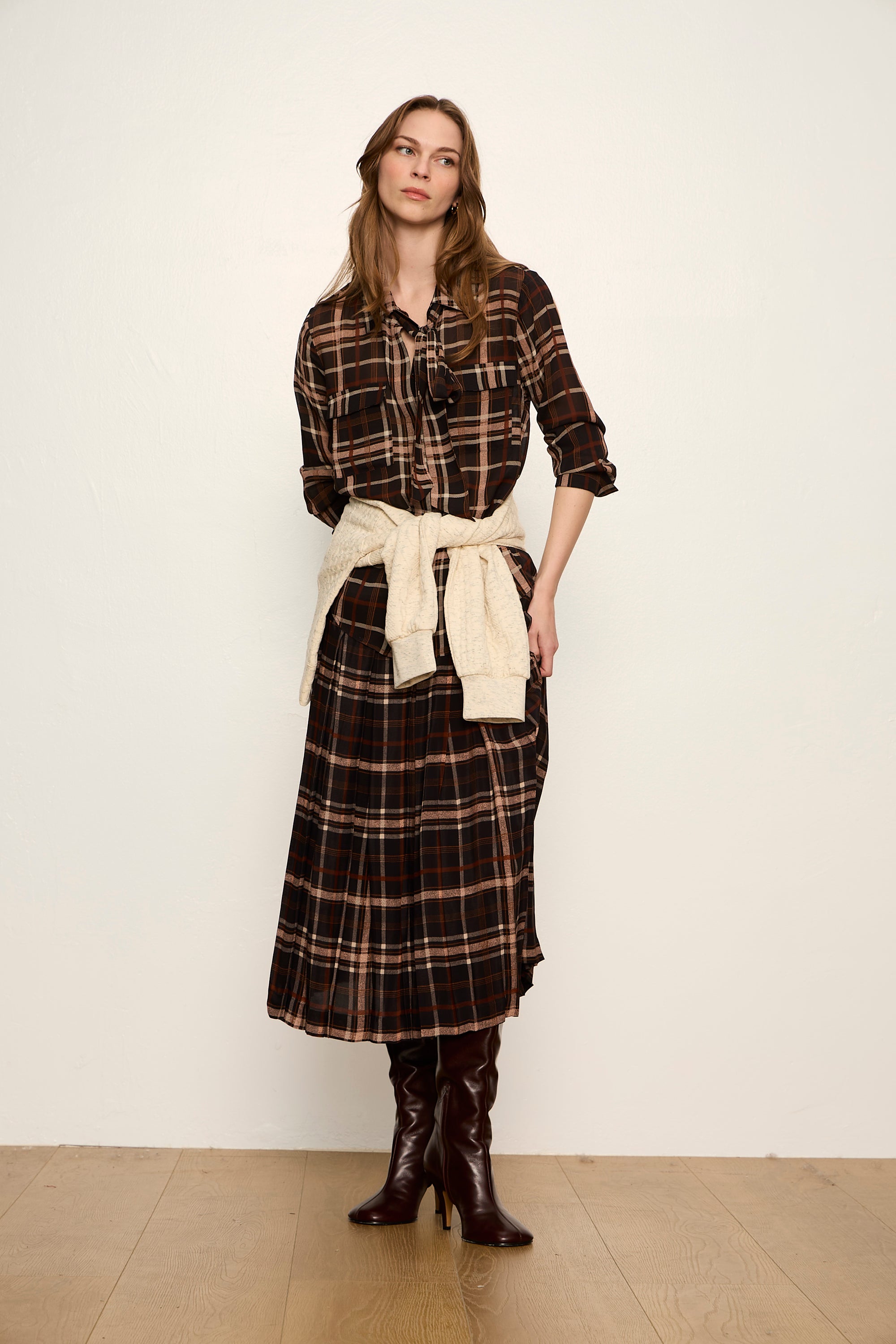 MEET IN PARIS TIE NECK BLOUSE